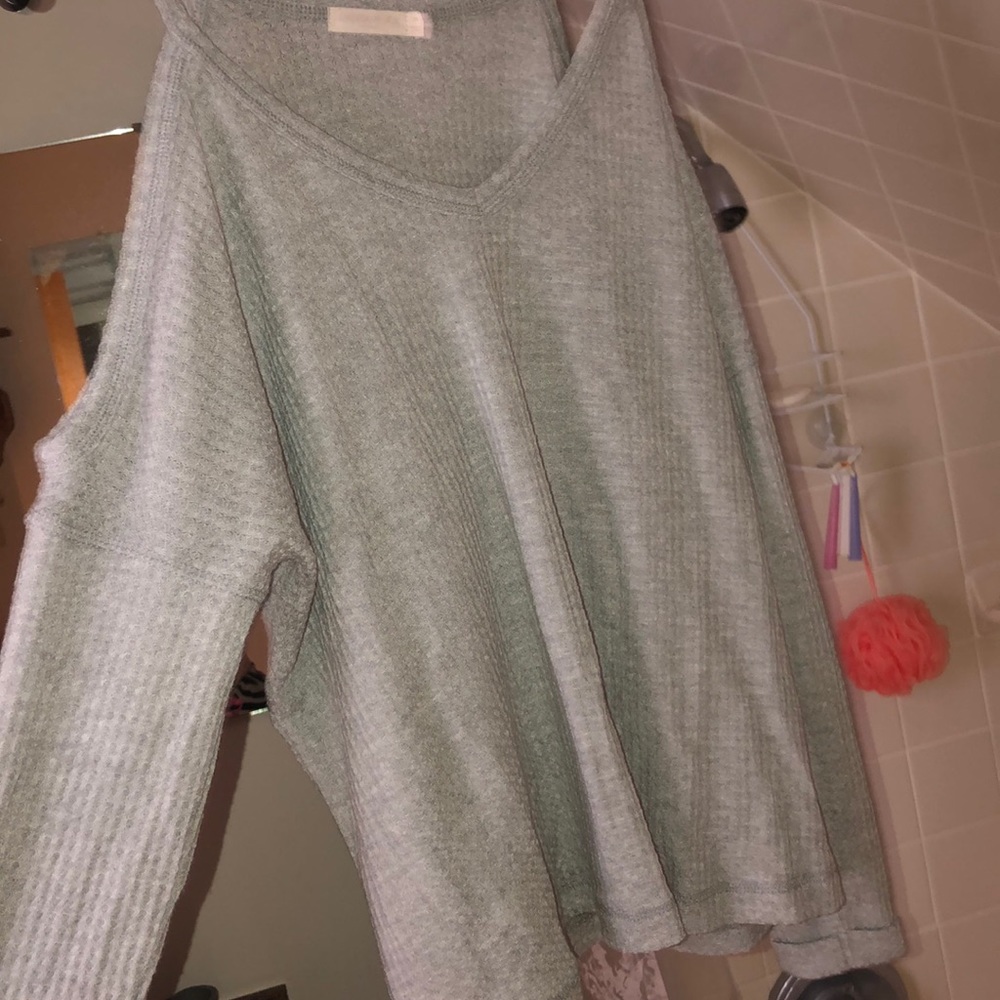 Long sleeve, open shoulder top